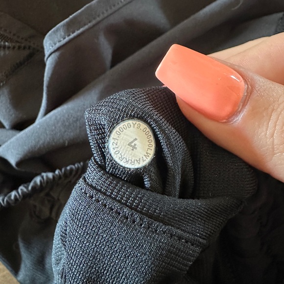 Lulu shorts - Picture 3 of 3